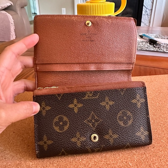 Louis Vuitton Monogram Porte-Monnaie Tresor Wallet - Picture 8 of 14